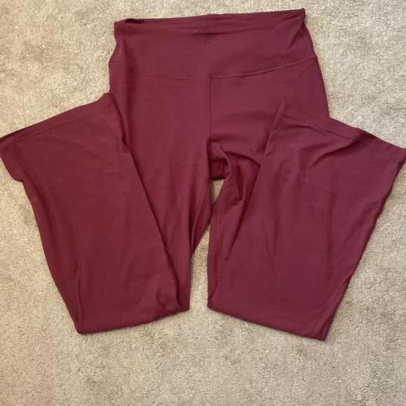 Lululemon Groove Super-High-Rise Flared Pant *Nulu In Red Merlot - Picture 3 of 3